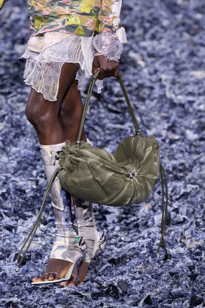 Look 50